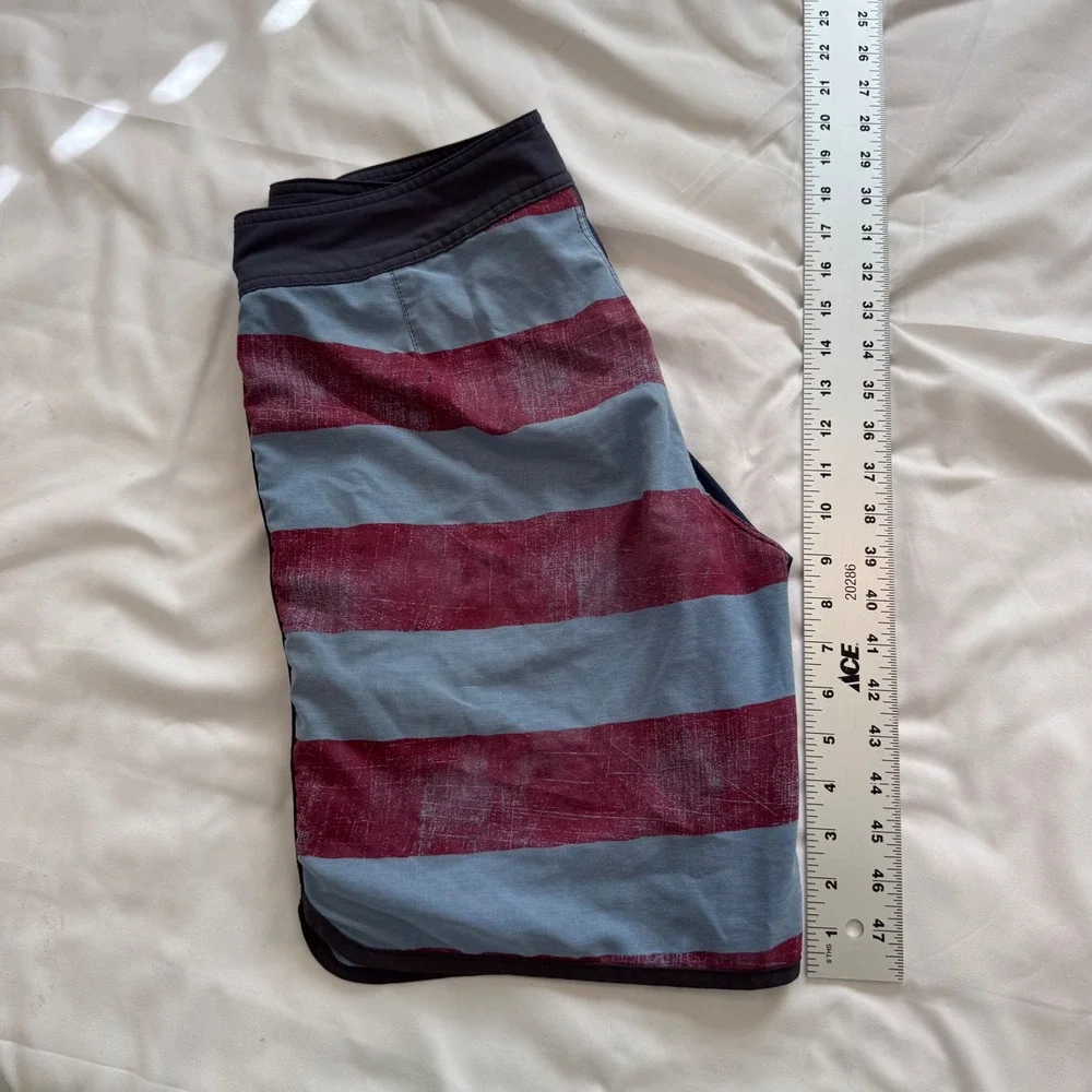 TravisMathew Mens American Flag Board Shorts Stars Stripes Patriotic Size 29
